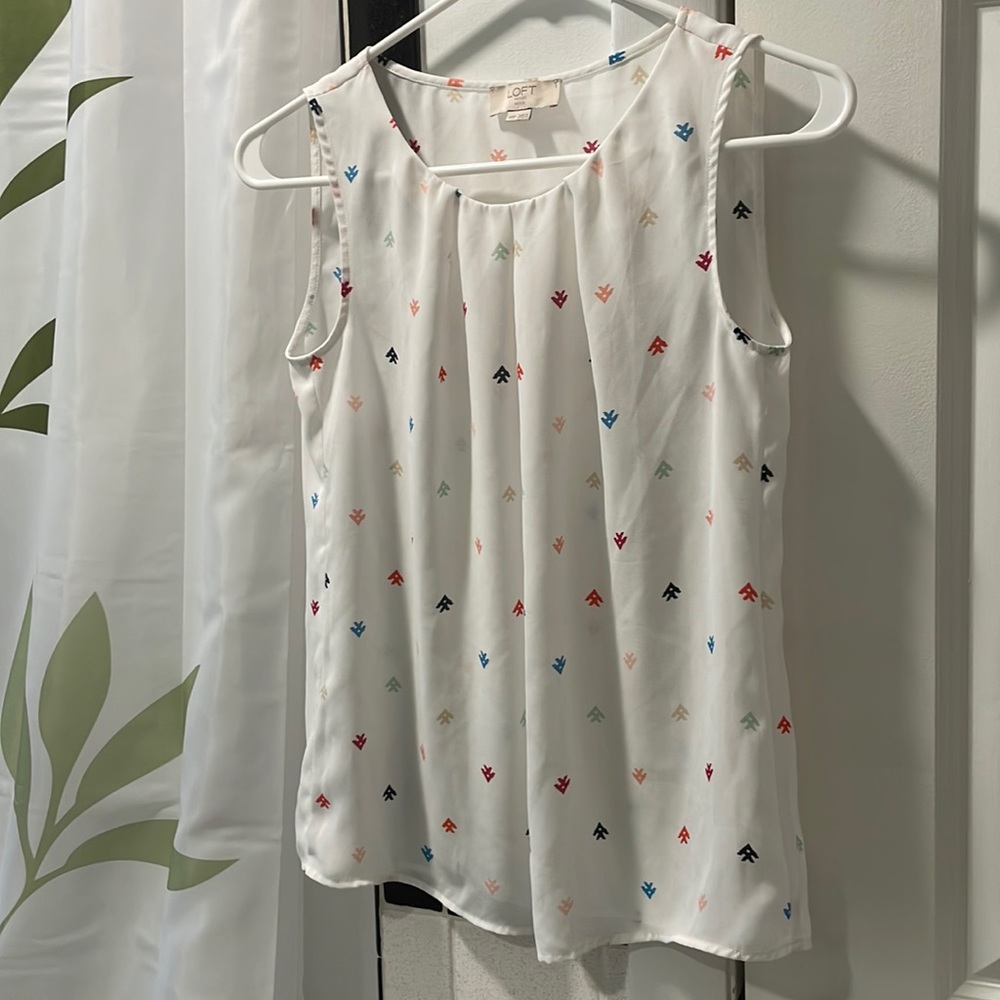 Sleeveless blouse